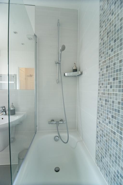Station Suites Уотфорд Екстериор снимка